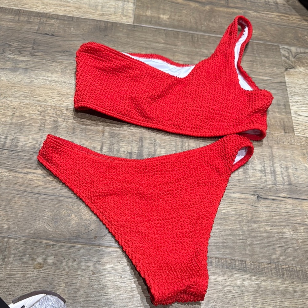 Red One-Shoulder Bikini Set - Picture 5 of 5